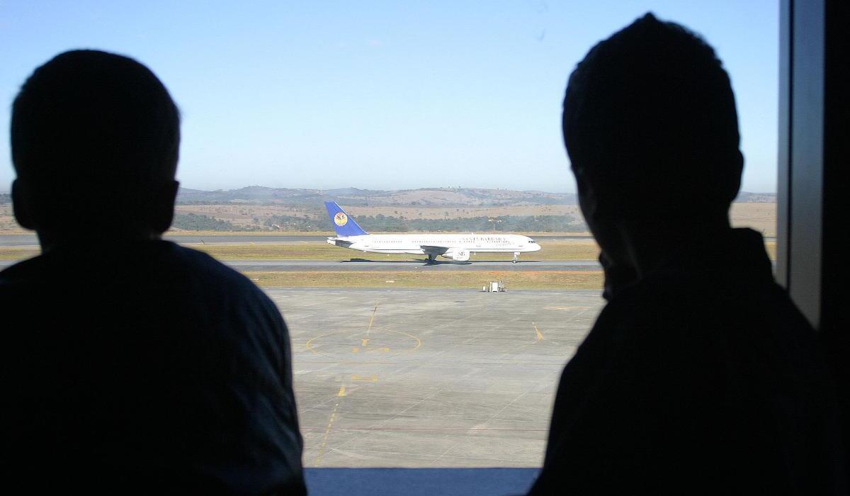 Avião com 45 brasileiros deportados chega hoje a Confins - Emmanuel Pinheiro/Estado de Minas