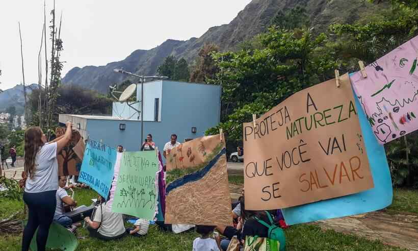 Famílias pedem tombamento da Serra do Curral: 'Proteja a natureza' - Leandro Couri/EM/D.A Press