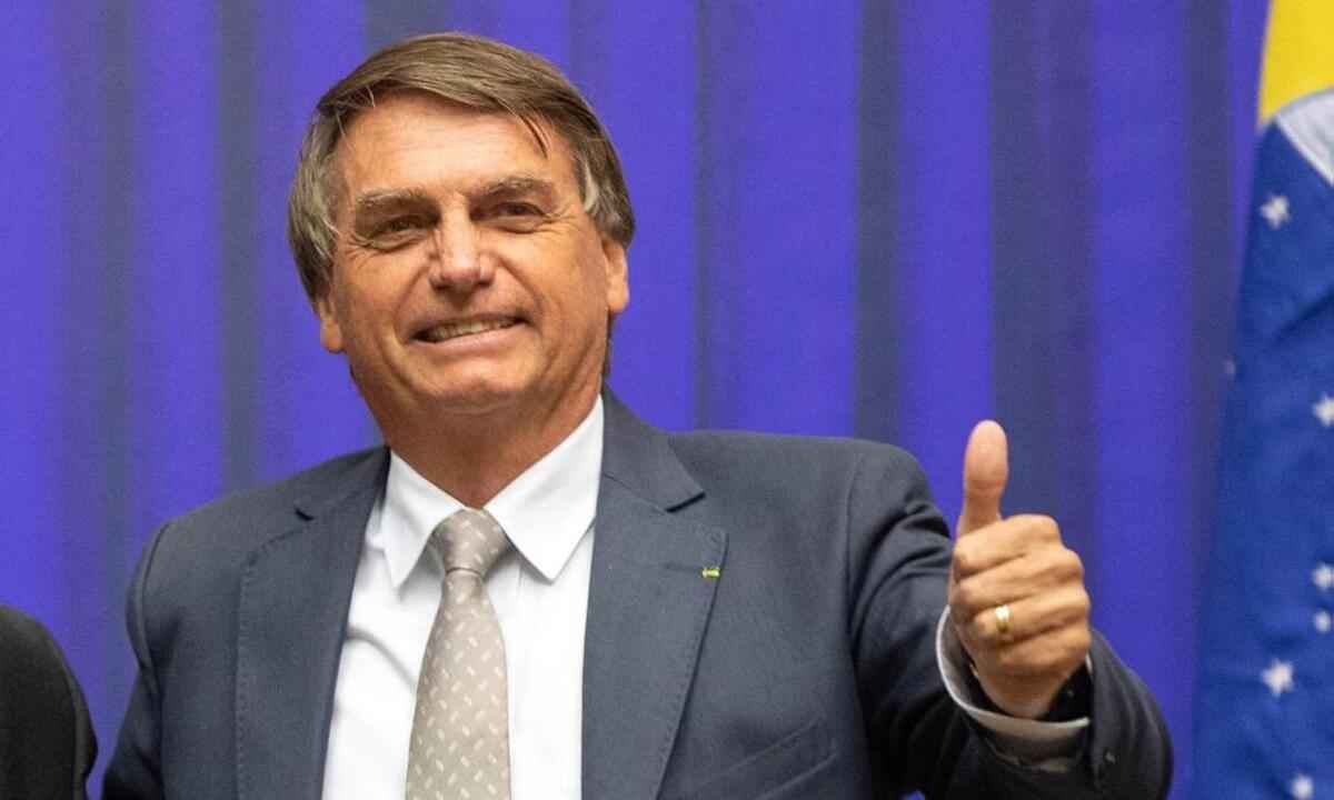 Bolsonaro diz que muitos de seus militantes são 'malucos e dignos de pena' - Keno GEORGE / AFP
