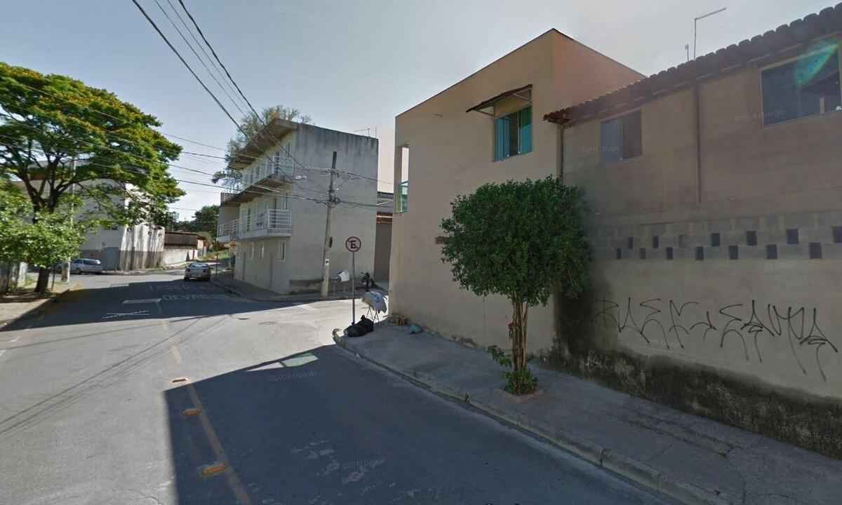 Mulher é achada morta com diversas lesões e sinais de atropelamento em BH - Google Street View/ Reprodução