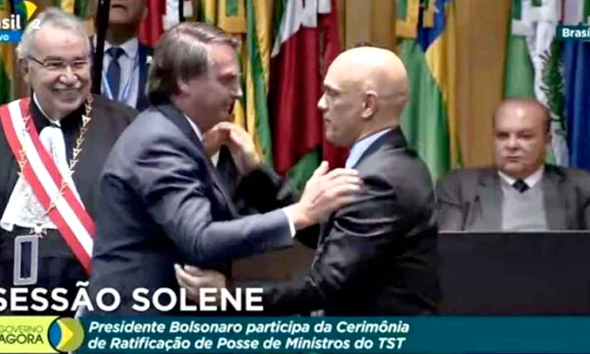 Jair Bolsonaro volta a atacar TSE e cobrar voto auditado nas eleições - INTERNET/REPRODUÇÃO