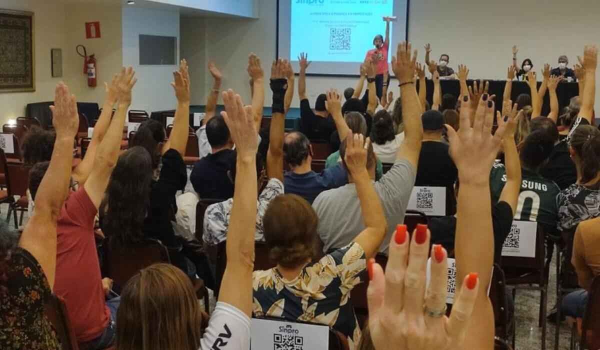 Professores da rede privada de BH podem entrar em greve na terça-feira (24) - Sinpro Minas/Divulgação