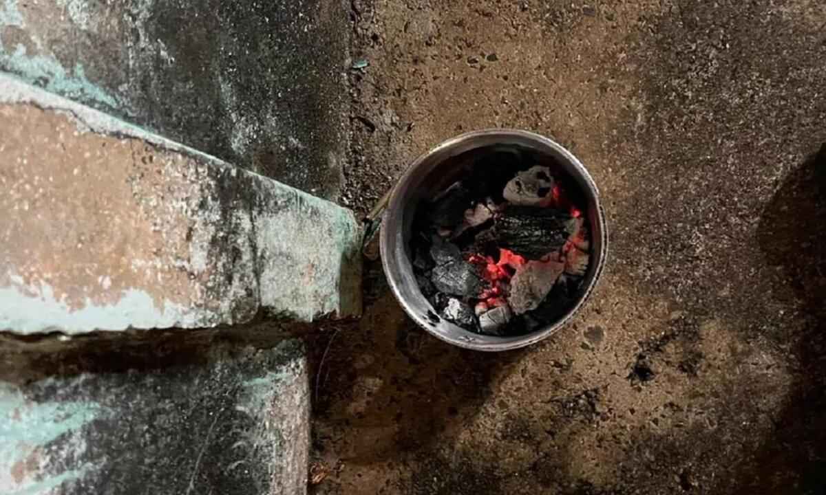 Nova intoxicação: irmãos queimam carvão em quarto e precisam de atendimento - Divulgação/CBMG