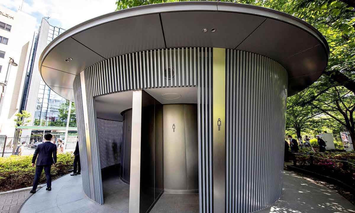 Banheiro público japonês será o astro do novo filme de Wim Wenders -  Behrouz Mehri/AFP