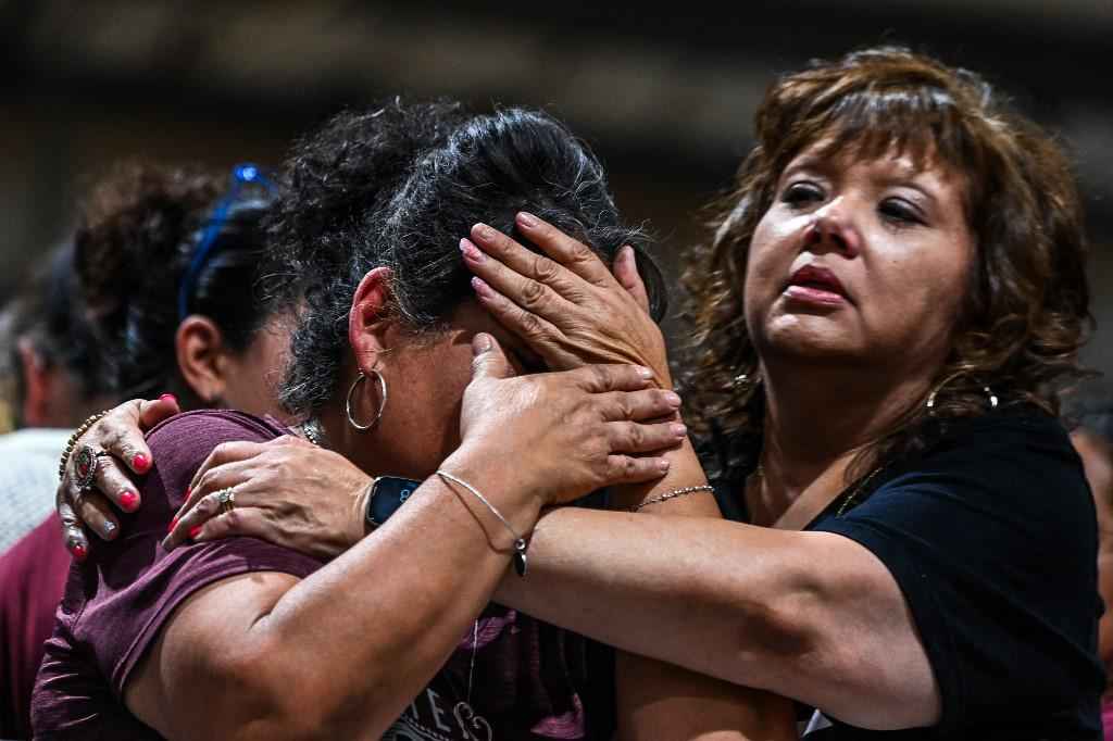 Tristeza se transforma em indignação após massacre de 21 pessoas em escola no Texas - CHANDAN KHANNA / AFP