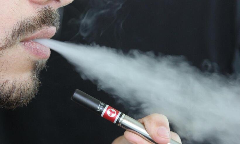 Queridinho entre jovens, cigarro eletrônico traz riscos ao coração e pulmão -  Lindsay Fox / Pixabay 