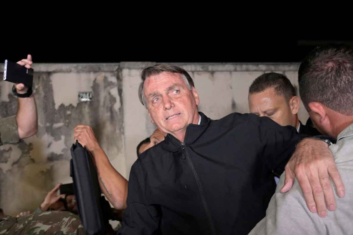 O presidente Jair Bolsonaro evangélico e Romeu Zema sem novidade - Douglas Magno/AFP