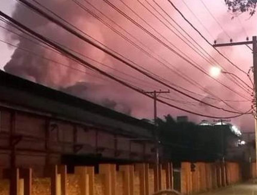 Fumaça toma o céu de bairro em Ouro Preto e preocupa moradores - Divulgação/Rodrigo Fonseca
