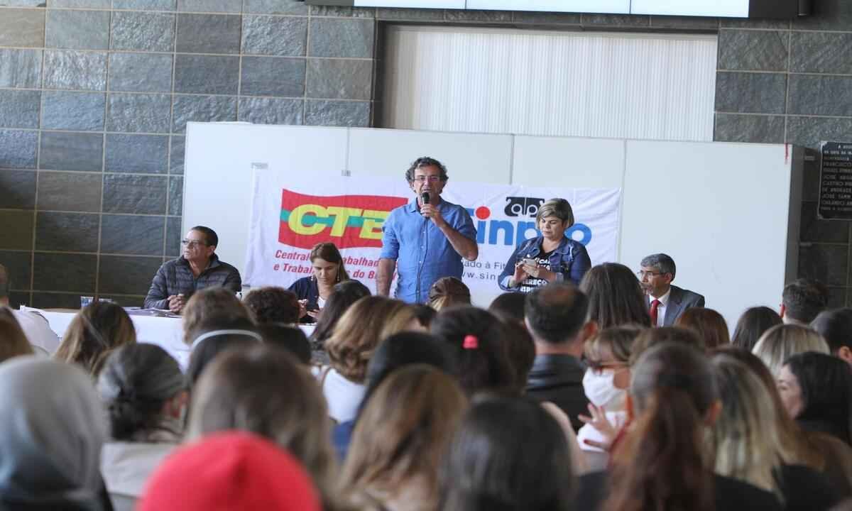 Professores da rede privada de BH podem entrar em greve amanhã (1°/6) - Edésio Ferreira/EM/D.A Press