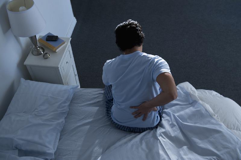 O câncer raro que tem dor nas costas como principal sintoma - Tetra Images/Getty Images