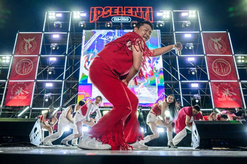 Dez anos após "Gangnam Style", Psy é mais feliz do que nunca - ANTHONY WALLACE / AFP