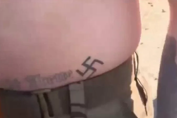 Vídeo: Rússia exibe tatuagens nazistas de combatentes da Ucrânia   - Reprodução 