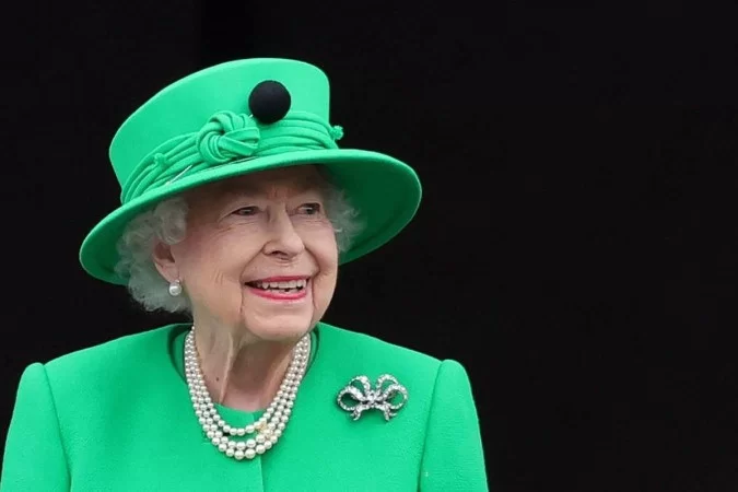Elizabeth II fecha Jubileu de Platina com chave de ouro; veja vídeo - AFP
