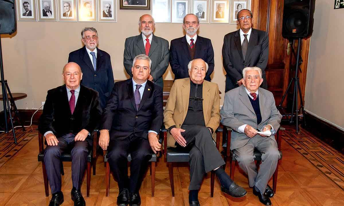 Jota Dangelo é novo ocupante da cadeira 26 da Academia Mineira de Letras - Israel Crispim/divulgação