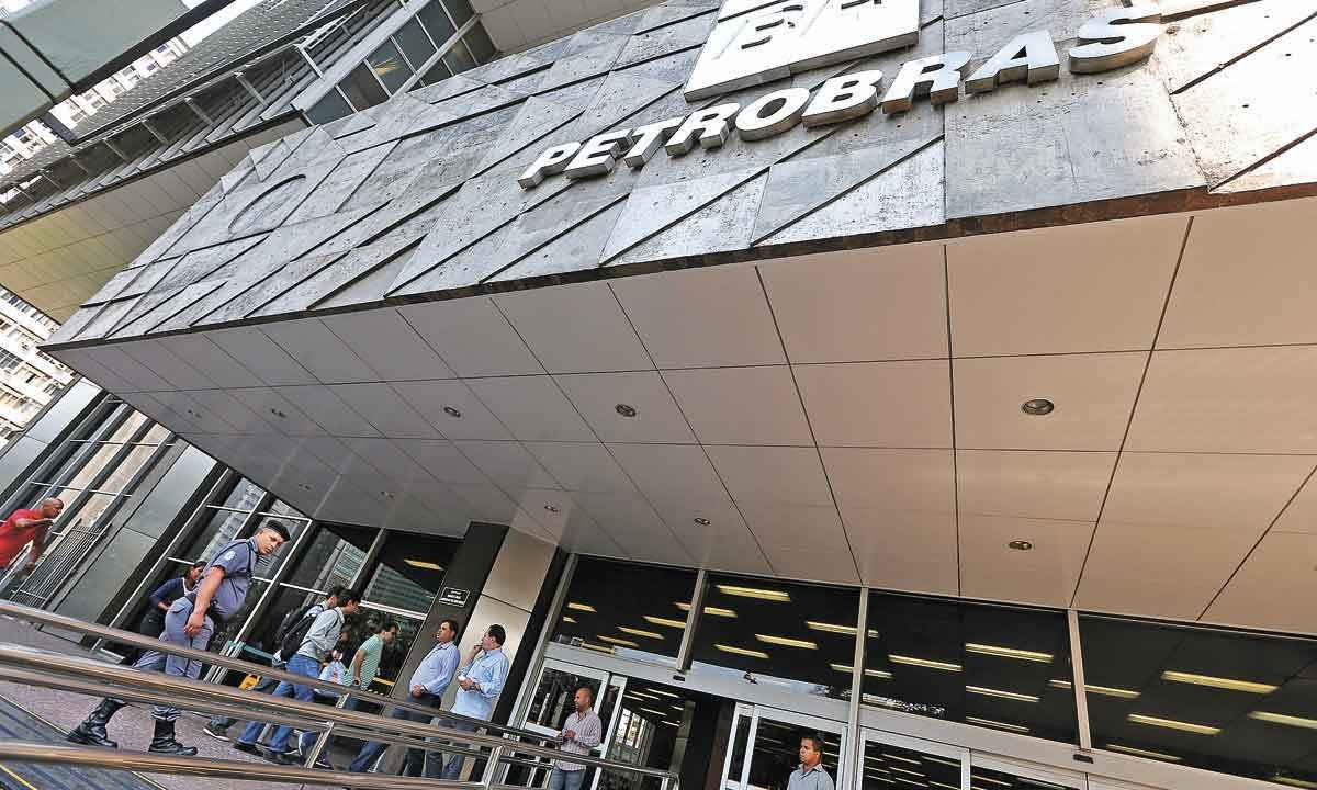 Com a gasolina cara, brasileiros evitam usar o carro, mostra pesquisa - Fábio Motta/Estadão Conteúdo - 11/4/14