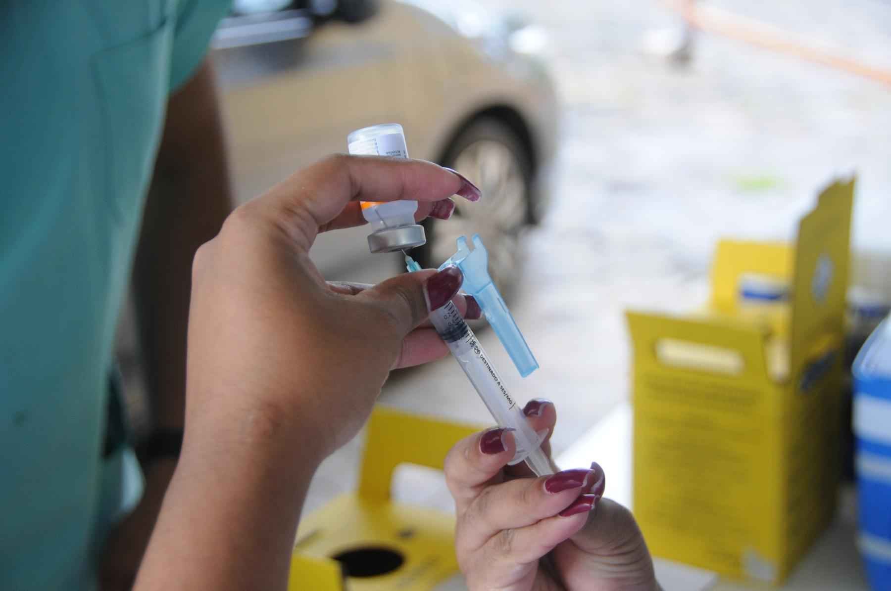 COVID: 4ª dose para 59 anos e repescagem; veja quem vacina hoje (8/6) em BH - Juarez Rodrigues/EM/D.A Press