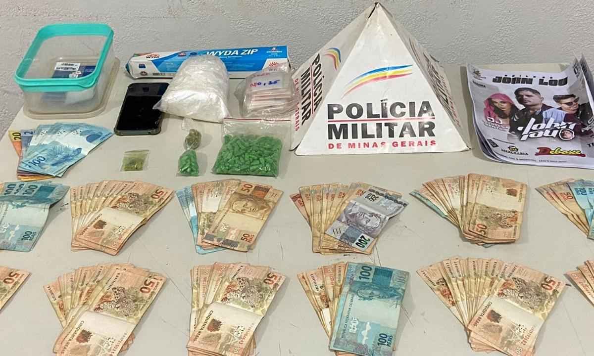 Homem é preso com centenas de ecstasys; droga seria vendida em baile funk - PMMG/Divulgação