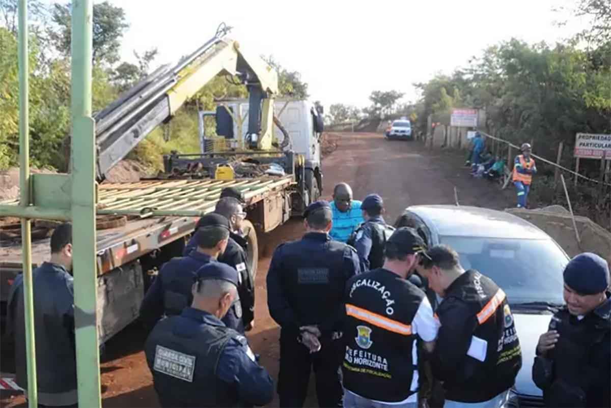 Insistência em escavar na Serra do Curral já custa R$ 600 mil a mineradora - Juarez Rodrigues/EM/DA Press