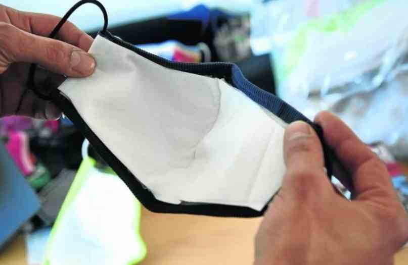 Pacientes oncológicos devem seguir usando máscaras - Franck Fife/AFP