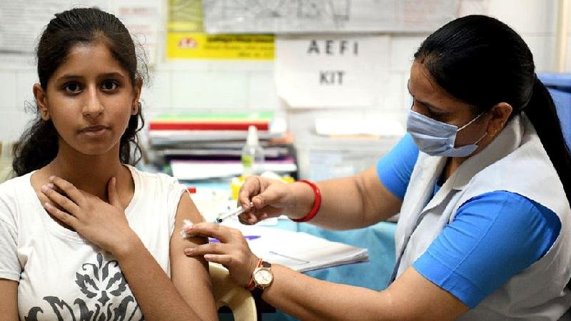Por que algumas vacinas contra COVID protegem por mais tempo do que outras - Getty Images