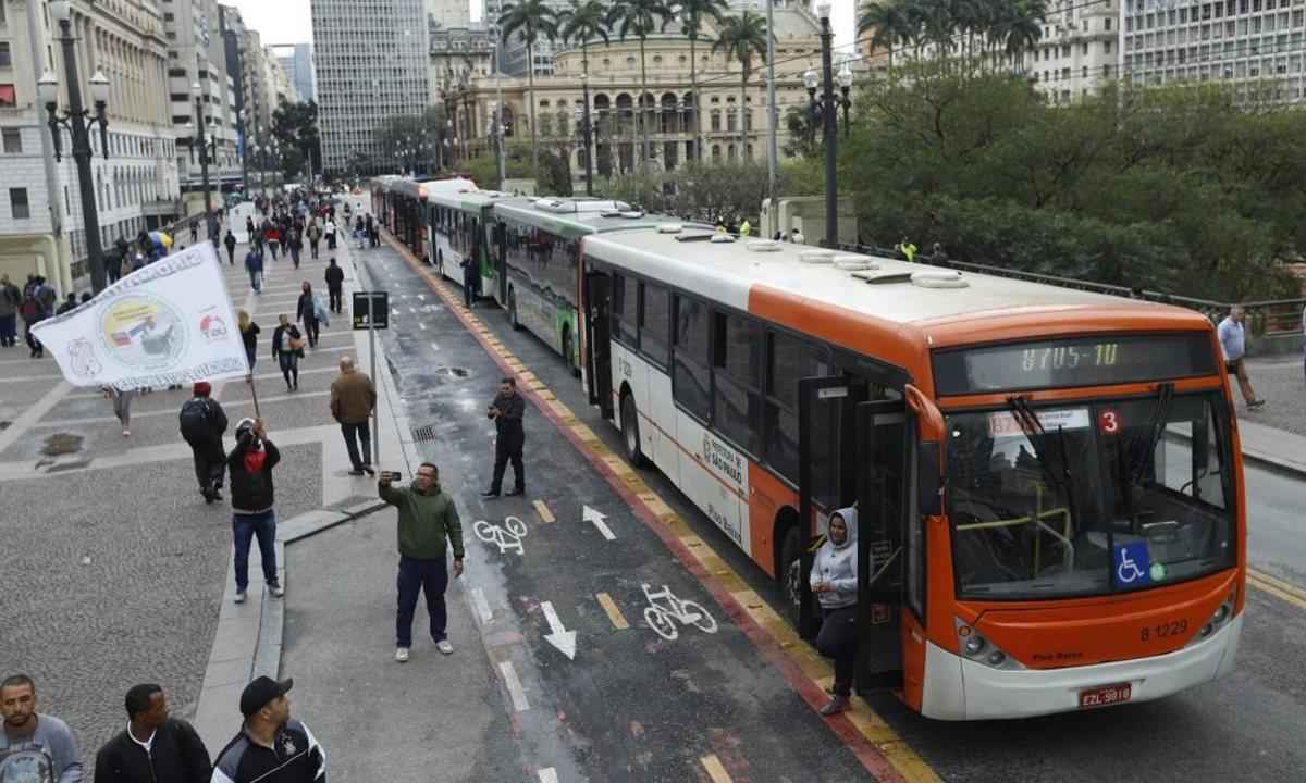 Greve: motoristas de ônibus de São Paulo pedem reajuste salarial - Reprodução/SindMotoristas