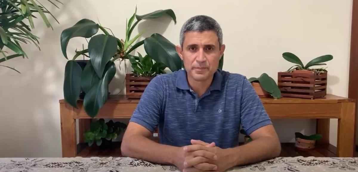 Fura-fila da vacina: prefeito e secretário de Ijaci podem perder direitos - Redes Sociais 