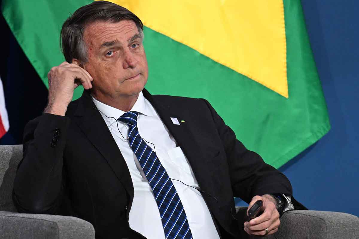 Jair Bolsonaro vira notícia e apanha pelo mundo afora - Jim Watson/AFP