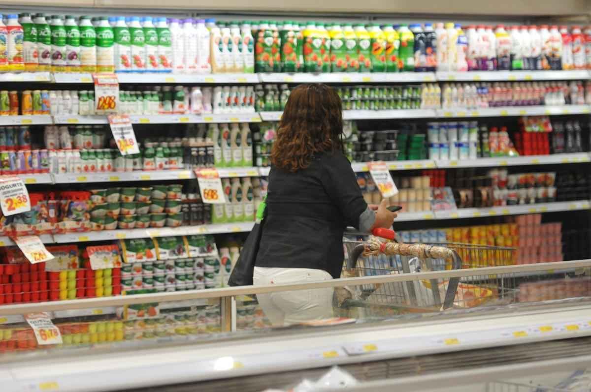 Supermercados e indústria querem aumentar data de validade de produtos - GLADYSTON RODRIGUES/EM/D.A. PRESS
