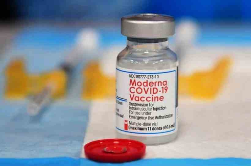 EUA autorizam vacinas contra a COVID da Pfizer e Moderna para bebês - Frederic J. Brown/AFP