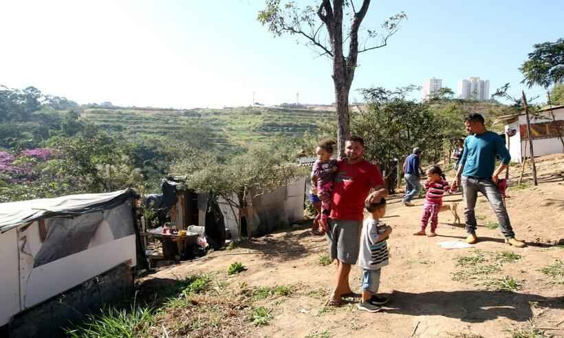 Moradores da ocupação Vila Maria, em BH, temem reintegração de posse - Jair Amaral/EM D.A Press