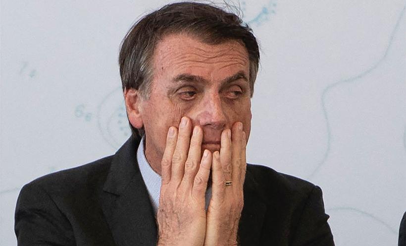 Bolsonaro, descontrolado, ameaça a Petrobras: 'Vai perder mais 30 bilhões' - AFP / Mauro PIMENTEL