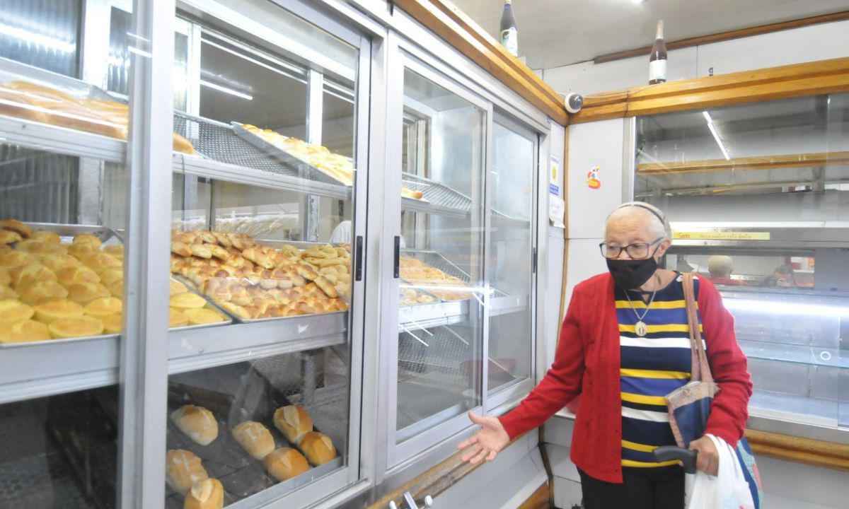 Quilo do pão francês pode custar até R$ 25,99 nas padarias de BH - Alexandre Guzanshe/EM/D.A Press