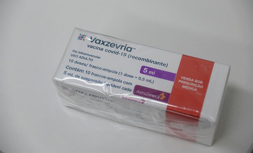 Farmácias começam a vender vacina contra COVID-19 - Túlio Santos/EM D.A Press