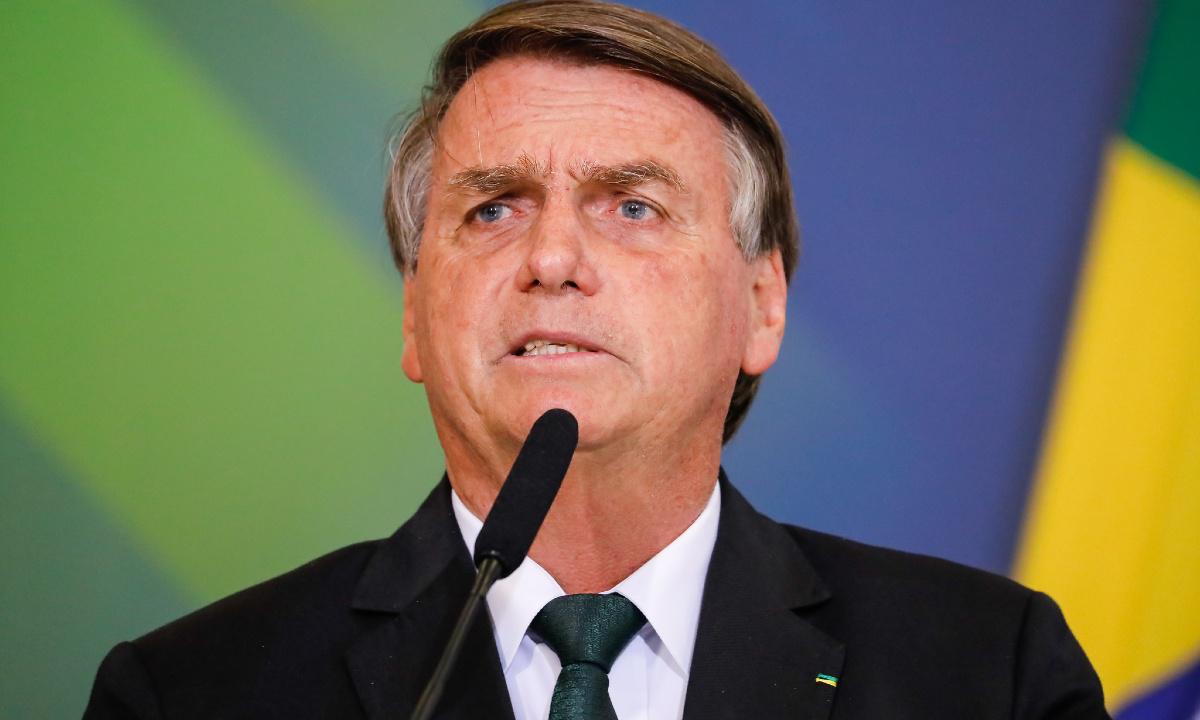 Bolsonaro sobre prisão de Milton Ribeiro: 'Que responda pelos atos dele' - Isac Nóbrega/PR