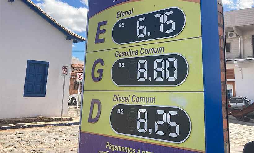 Gasolina se aproxima de R$ 9 no Vale do Jequitinhonha, em Minas - Reprodução