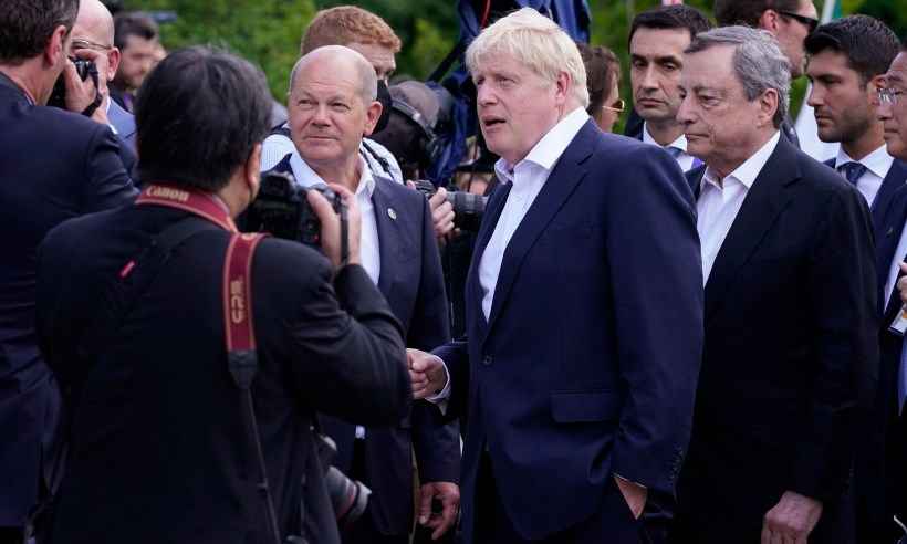 Líderes do G7 zombam da imagem de homem forte de Putin - Susan Walsh / POOL / AFP