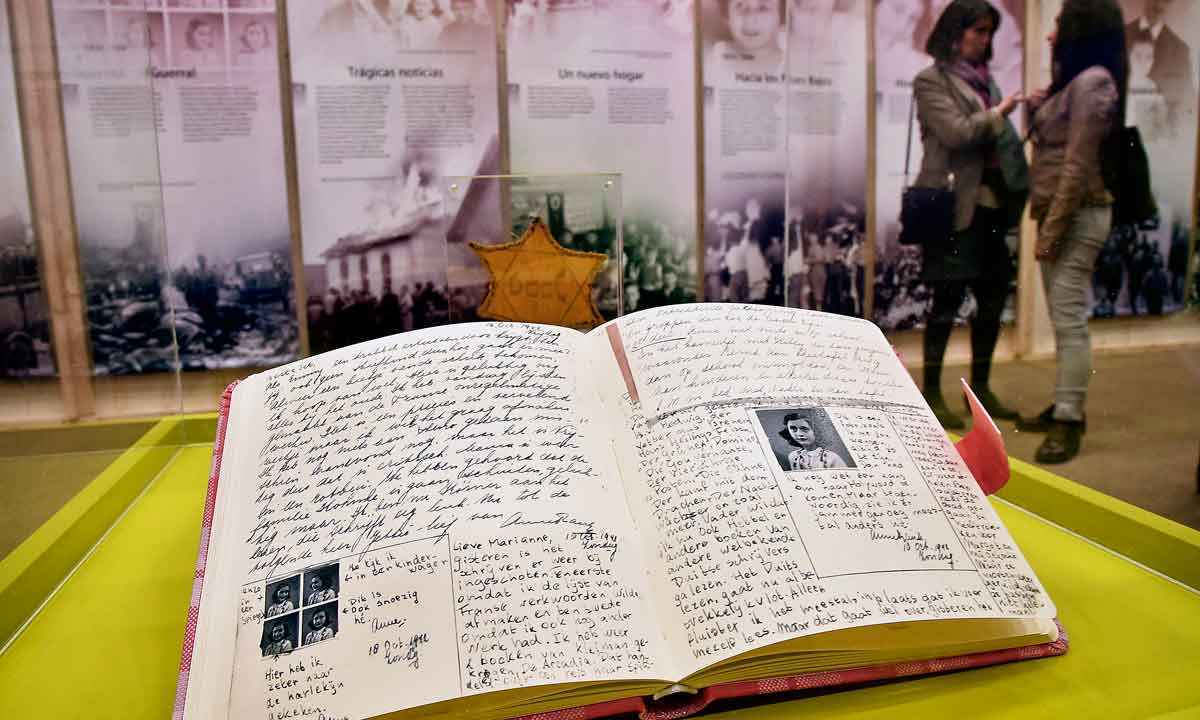 Com acréscimos inéditos "Diário de  Anne Frank" ganha sua versão definitiva - GUILLERMO LEGARIA / AFP