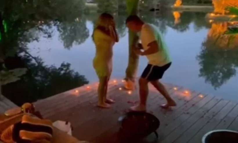 Homem deixa anel de noivado de R$ 6 mil cair em lago e viraliza - Reprodução/Tik Tok @geriiashforth