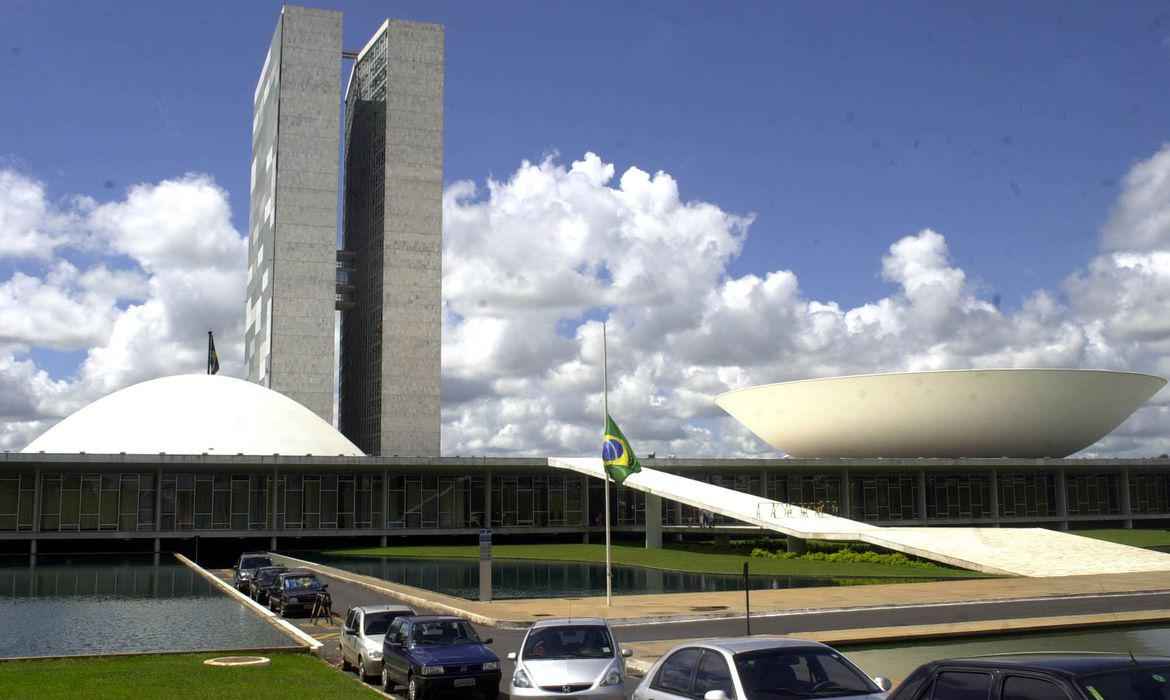 PEC 'Kamikaze': mais de mil prefeitos articulam manifestação contrária - AGENCIA BRASIL