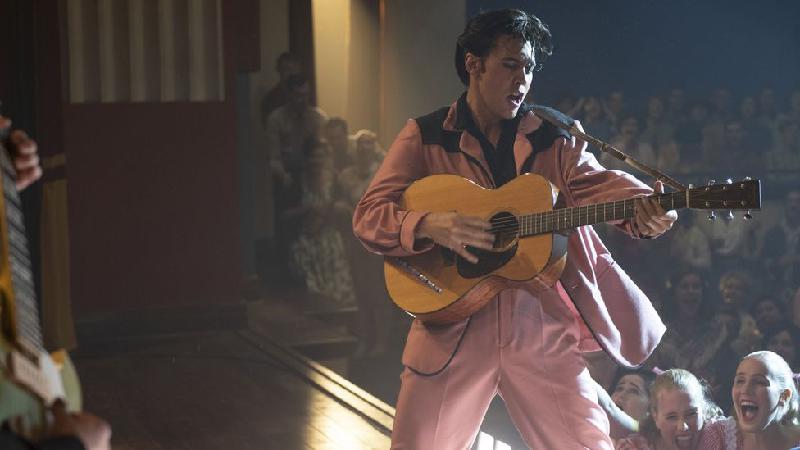 Como Elvis Presley do filme biográfico se compara ao cantor da vida real - Hugh Stewart/ Warner Bros Entertainment Inc