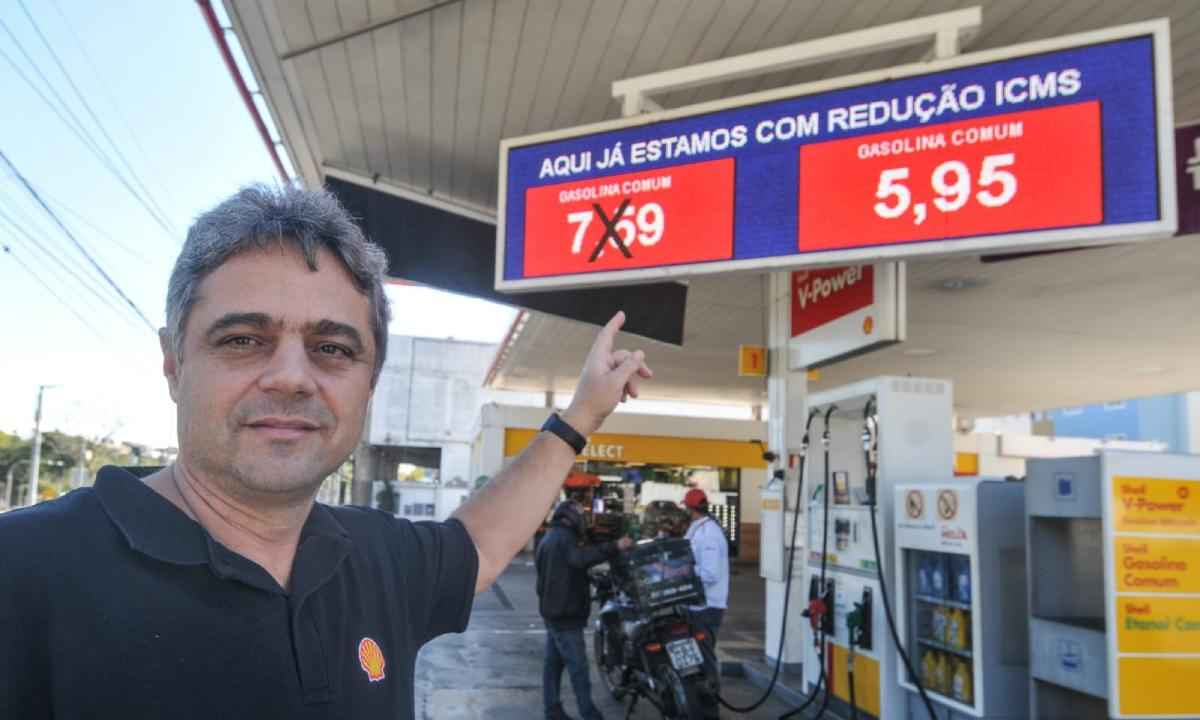 Após decreto, postos de gasolina exibem preços anteriores à queda do ICMS - Leandro Couri/EM/D.A.Press