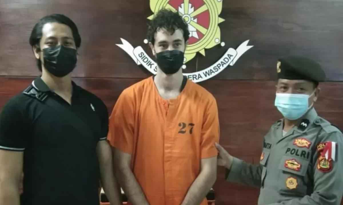Estudante brasileiro é preso na Indonésia com 2,8 gramas de maconha - Ngurah Rai Airport Police/Divulgação