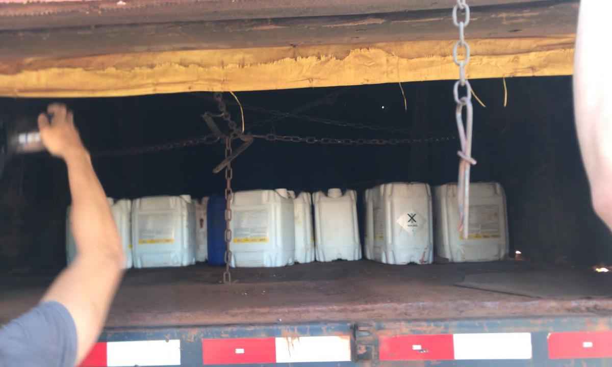 Carga de agrotóxico ilegal é interceptada pela PF em Uberlândia - Divulgação/PF