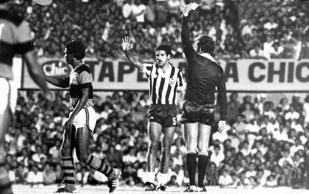 Uma chance para o acerto de contas do Galo com o Flamengo - Jorge Gontijo/EM/D.A Press - 21/8/1981m jogo que nunca acabou