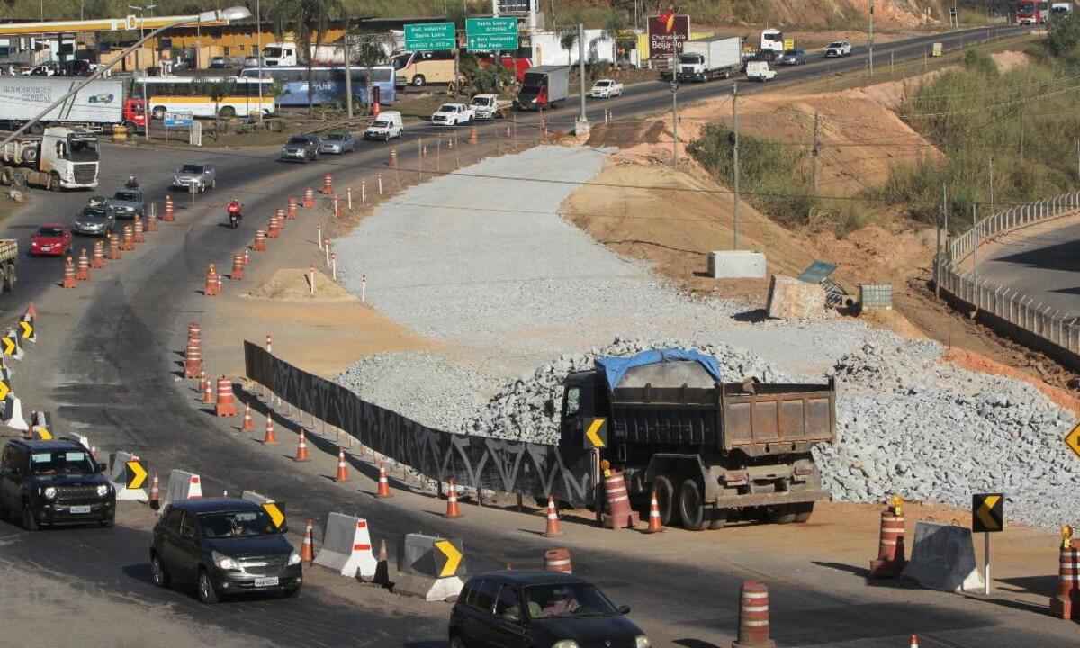 Estradas de Minas: pistas fechadas há meses exigem atenção redobrada - Edésio Ferreira/EM/D.A Press