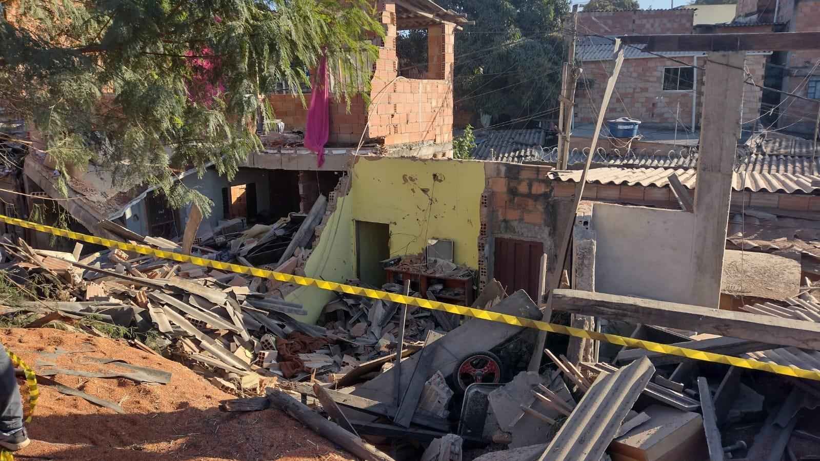 ''Acordei com os escombros em cima de mim'', diz morador de casa atingida  - Edesio Ferreira/EM/D.A Press