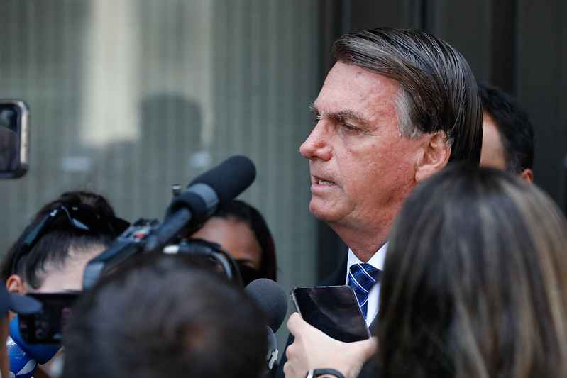 Bolsonaro justifica ausência de Michelle: 'Costuma não viajar' - Alan Santos/PR