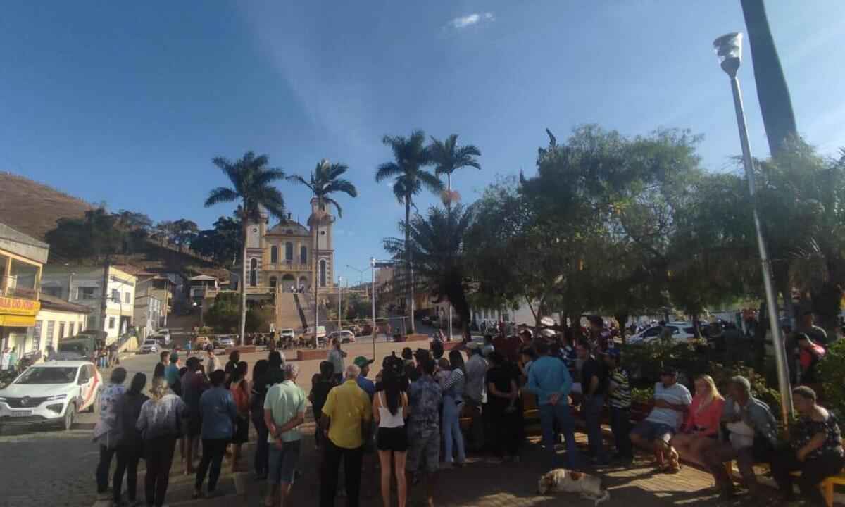 Manifestação pede impeachment de prefeito de Cipotânea - Divulgação