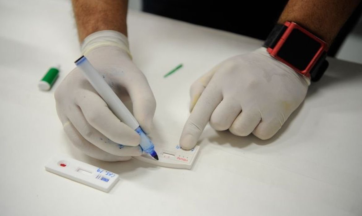 Teste de hepatite gratuito é oferecido neste sábado (16/07) em Contagem - Arquivo/Agência Brasil