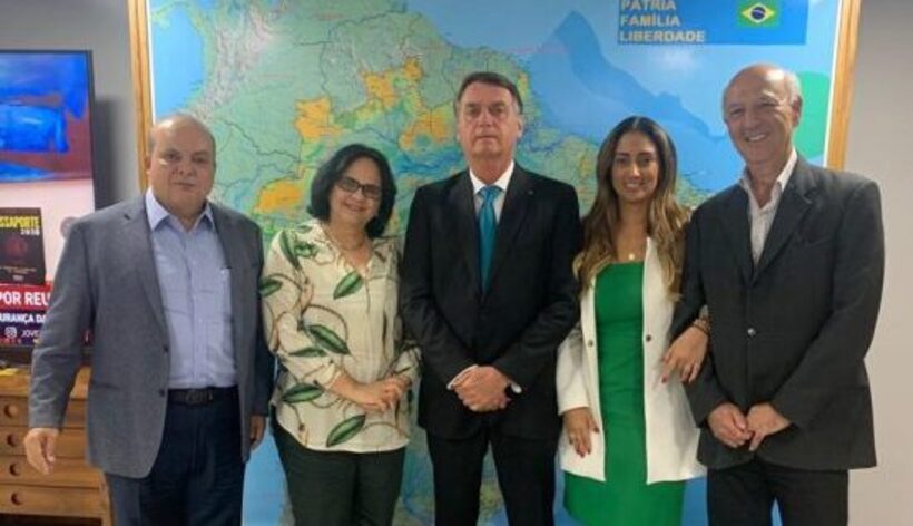 Com apoio de Bolsonaro, Ibaneis e Arruda fecham acordo no Distrito Federal - Reprodução